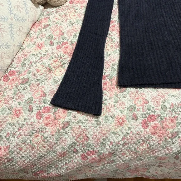 Off shoulder Sweater revolve - Picture 5 of 5